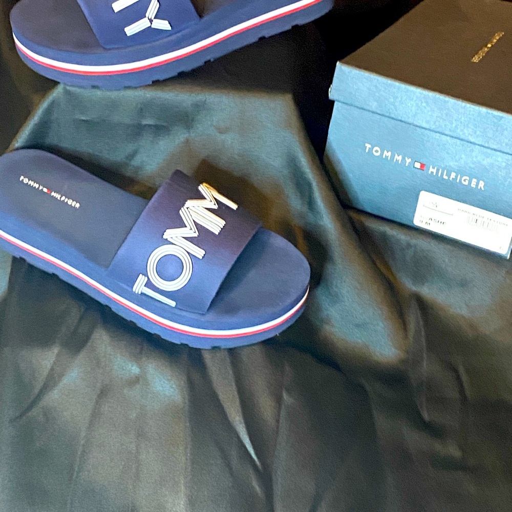Authentic Tommy  platform sandals